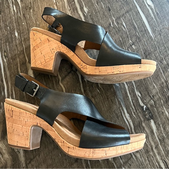 Rockport Women's Black Slingback Sandals - Picture 2 of 7